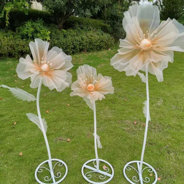 New props for wedding flowers. road flowers. wedding stage layout. paper flowers. silk gauze flowers and finished silk screen flowers.